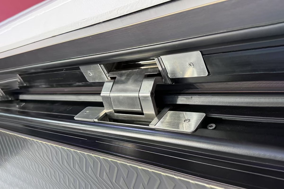 Precise Slotting for Concealed Hinges alt with keywords