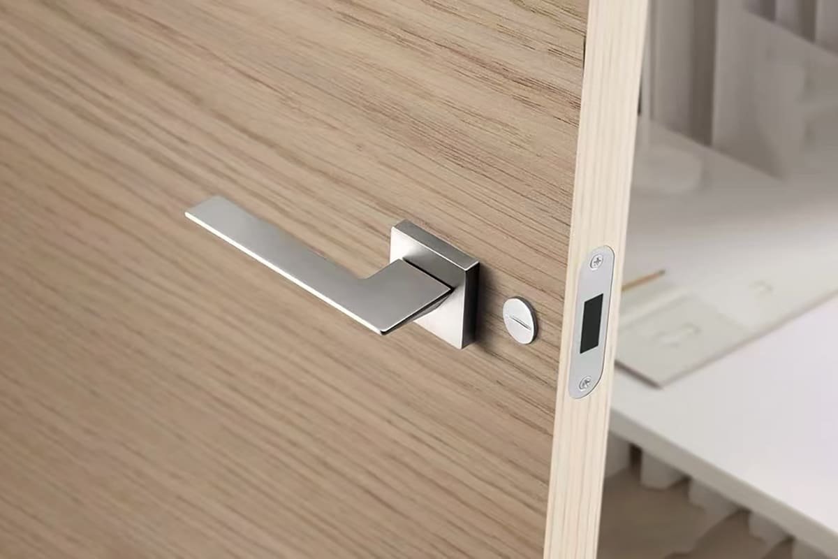 Door knobs vs door handles door knobs vs door handles