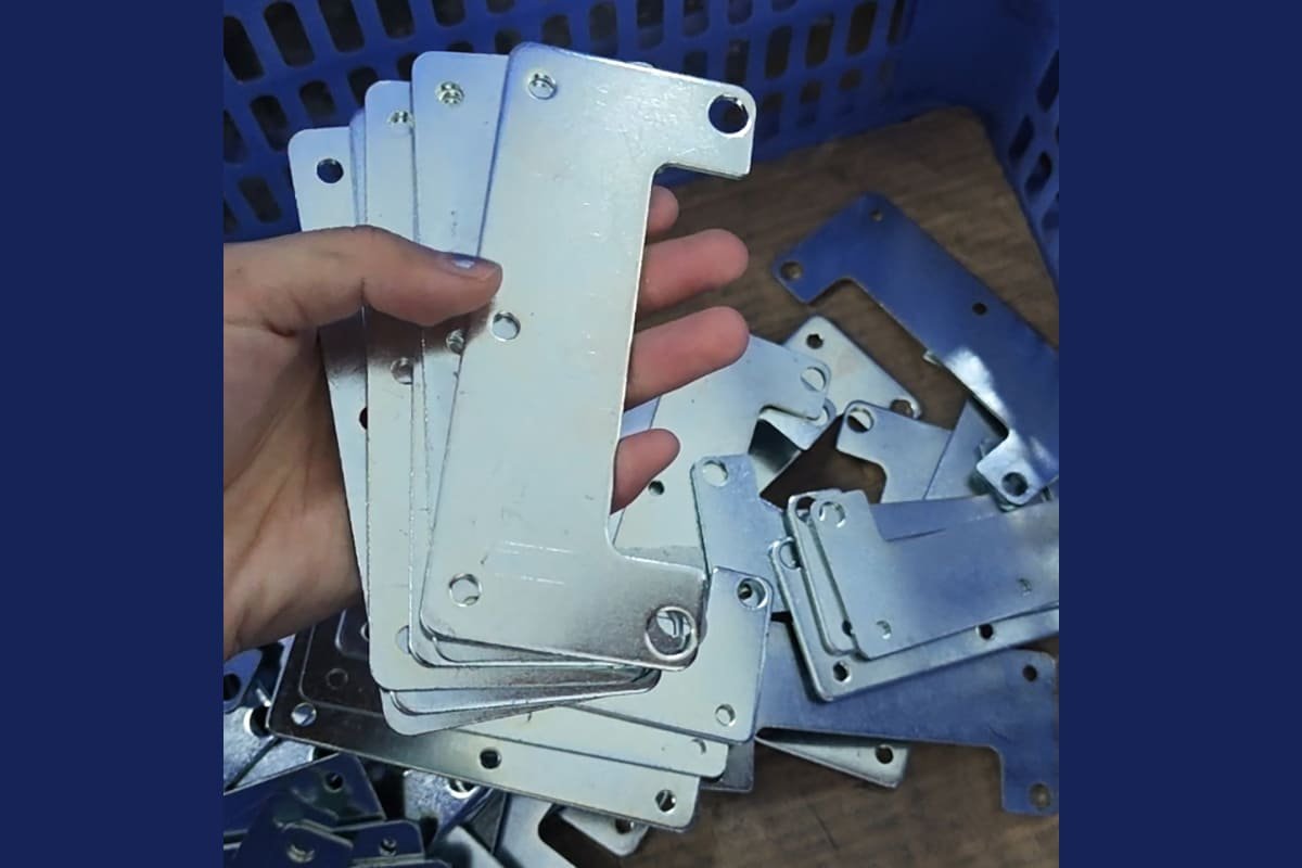 steel hinge reinforcement plate installation inside steel door production