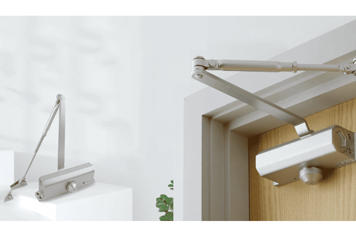 Hydraulic door closer selection for different environments hydraulic door closer for outdoor fire door and high traffic environment