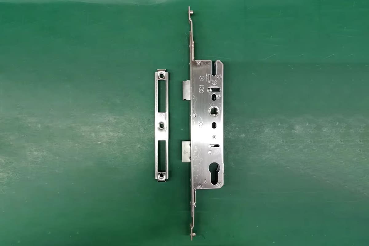deadbolts for your front door sourcing checklist for B2B buyers