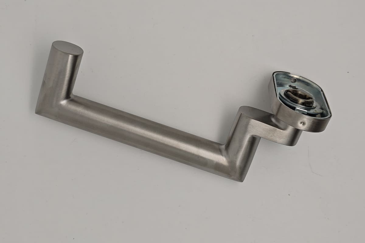 Crank handle clearance on narrow-frame glass door crank handle clearance on narrow frame glass door