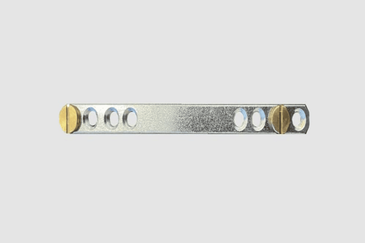 split and non-central door handle spindles for different fixing methods