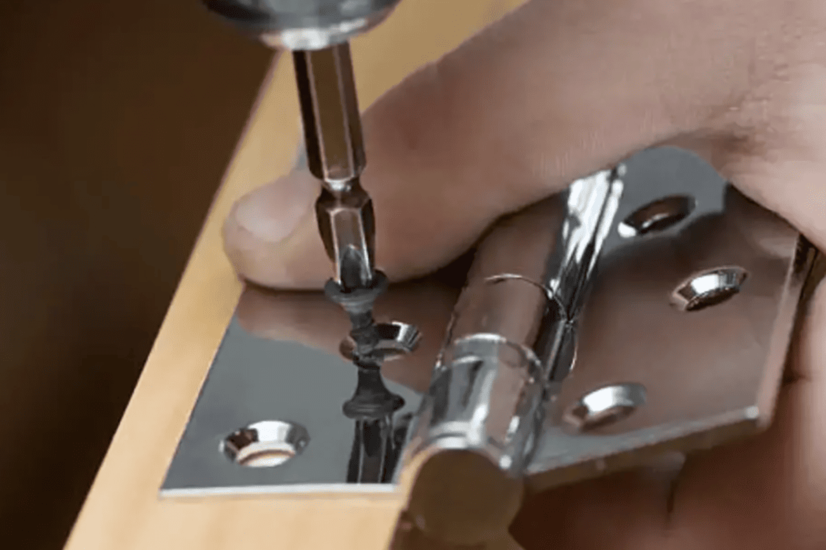 Countersunk mounting holes in butt hinges countersunk mounting holes in butt hinges with conical screw recess